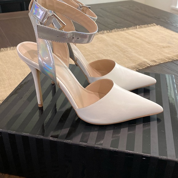 Victoria’s Secret Vintage White Leather Stilettos - Picture 1 of 12